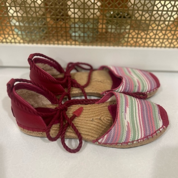Womens Ugg Libbi Serape Espadrilles D'Orsay Flats Summer Shoes size 8! - Picture 2 of 9